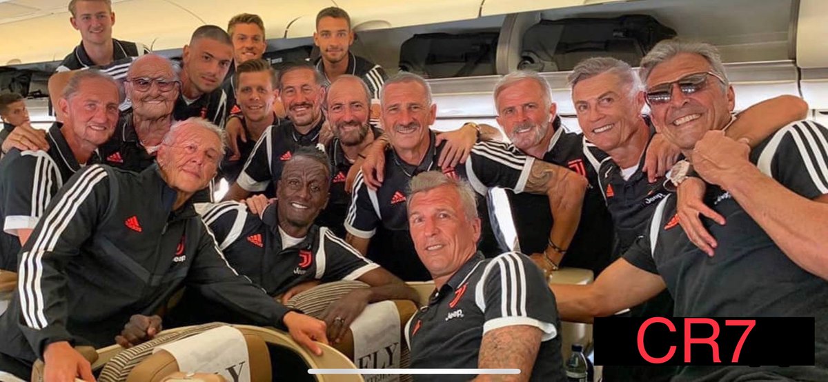 MoorsieD's tweet photo. #LegendsOfTomorrow 
@Cristiano @gianluigibuffon @PauDybala_JR @13Szczesny13 https://t.co/Ddh95sFqD1