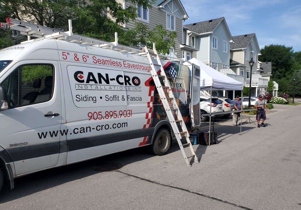 CanCroInc's tweet photo. Just trying to stay cool! ☀️
#summerheat #shadehelps #kevinscabana #stillworkinghard #seamlesseavestrough #cancroinc https://t.co/LPvlFVWLH3