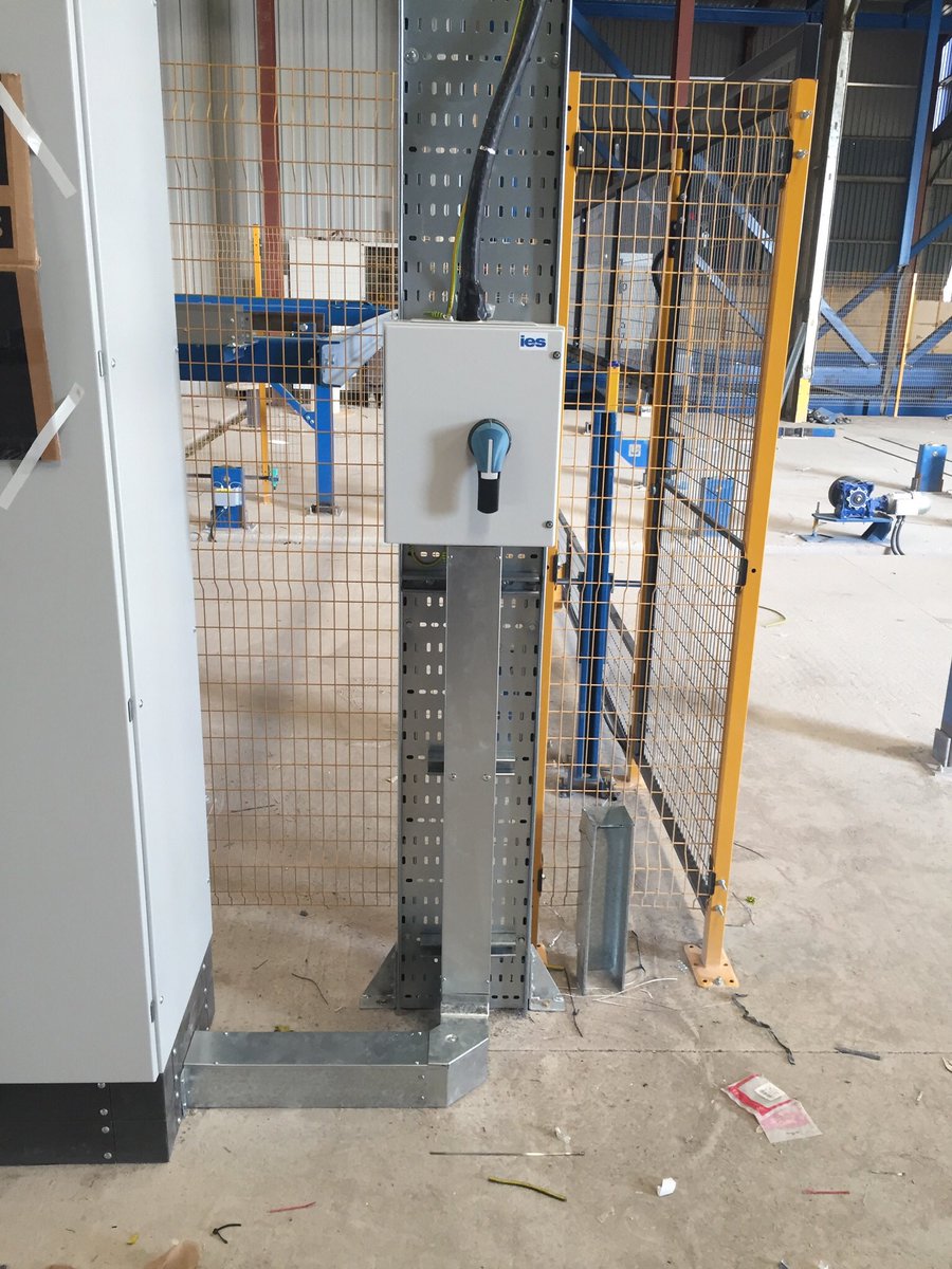 channel_elec's tweet photo. Latest project taking shape @channel_elec great work from a great team. #Ledlighting #distributionboard #channelelectricalsystems #niceicapprovedcontractor #barryisland #wales #Cardiff #ValeOfGlamorgan https://t.co/bSDc5FmmYU