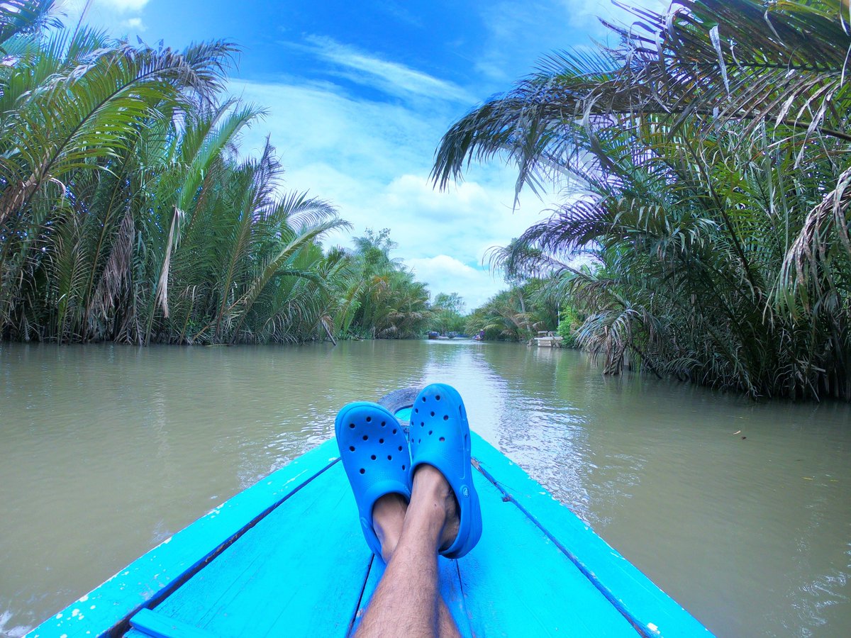kapilricky's tweet photo. @CrocsIndia #MyViewfromCrocs #crocsGoesEVeryWhere :) #VietnamTrip #RickyDiaries #globetrotter #vietnam #Hanoi #MekongMoments #mekongDelta #mekongMinis https://t.co/PWXeJXwQfy