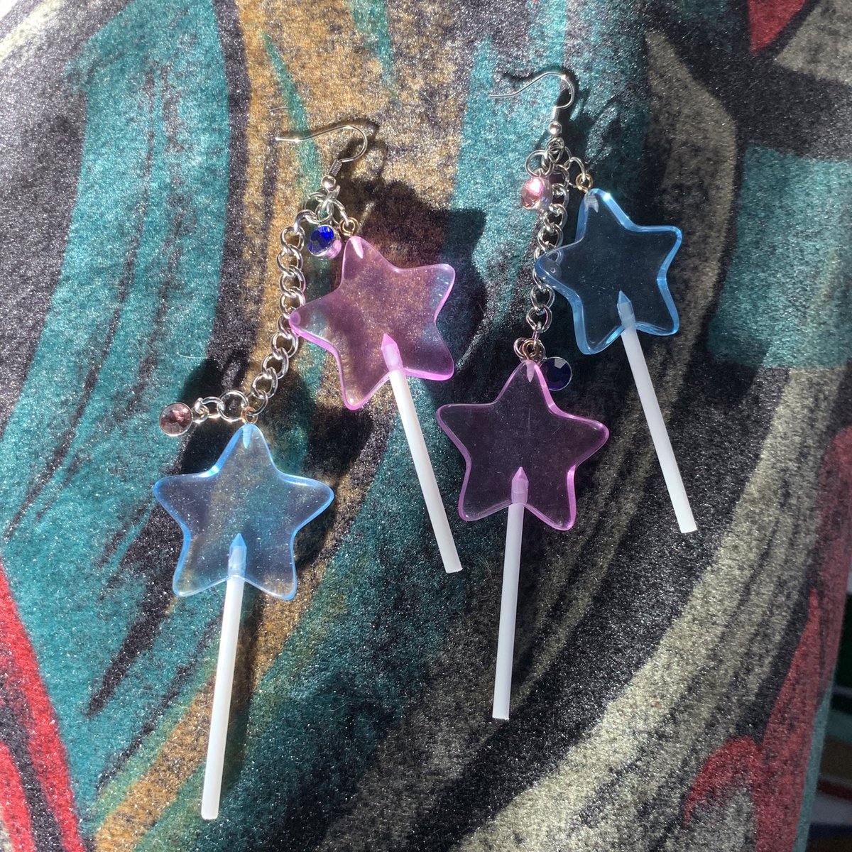 sativapreroll's tweet photo. hey guys, im a black trans creative named wondy!! i make jewelry and art, unfortunately my account was suspended and i lost my 3.5k following and clientele :( please retweet this post so i can get my product back out there as this is my income!! any support is phenomenal 🥺💖 https://t.co/nSiE0JUg6W