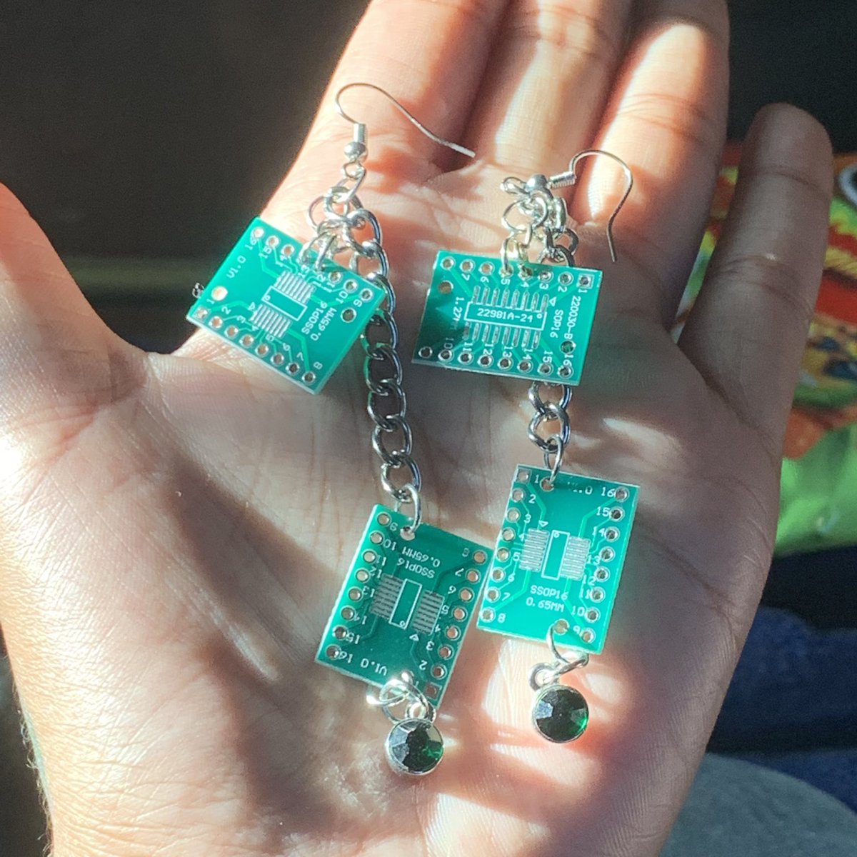 sativapreroll's tweet photo. hey guys, im a black trans creative named wondy!! i make jewelry and art, unfortunately my account was suspended and i lost my 3.5k following and clientele :( please retweet this post so i can get my product back out there as this is my income!! any support is phenomenal 🥺💖 https://t.co/nSiE0JUg6W