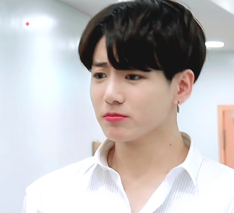 kooklq's tweet photo. whose baby is this please take him https://t.co/xb5fbx3w0j