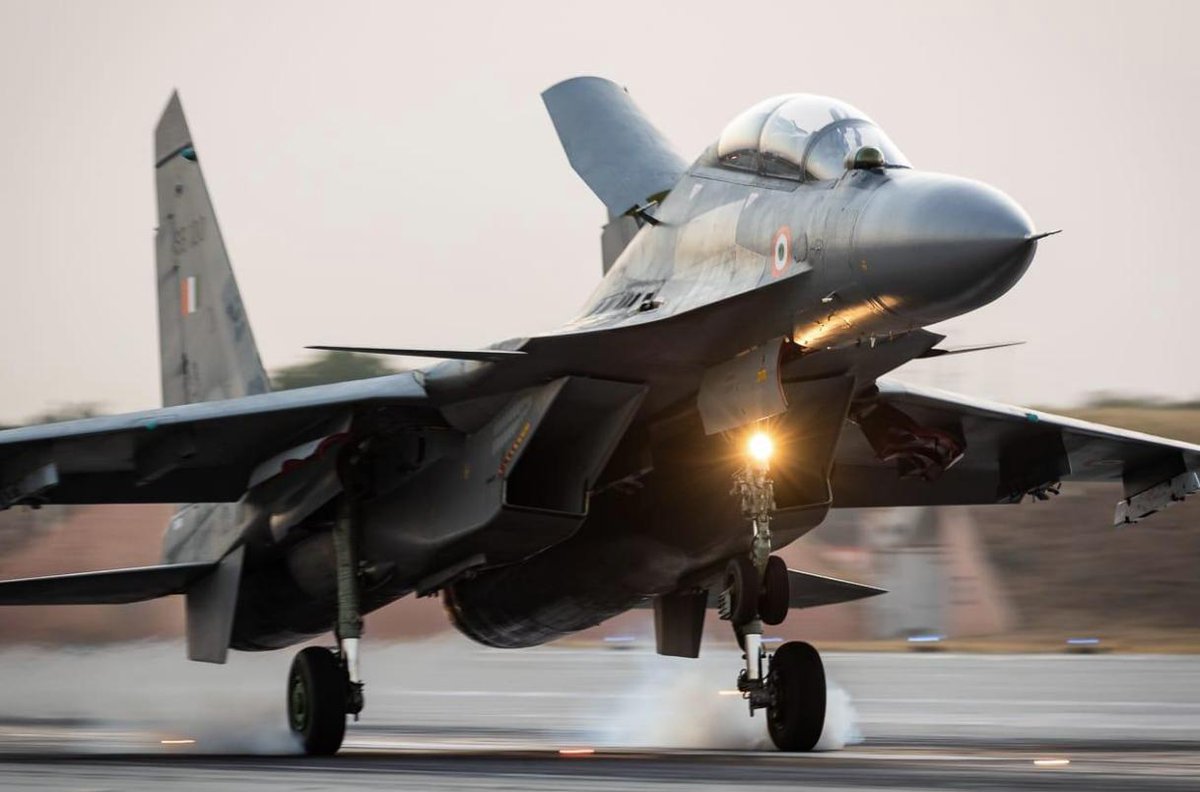 tv9gujarati's tweet photo. #ExGaruda2019, a bilateral Indo-French large force employment warfare exercise hosted by French Air Force (FAF) from 1 July to 12 July, at Mont-de-Marsan France, was successfully completed with the IAF contingent landing back in India today. https://t.co/NEpCJo8YEK