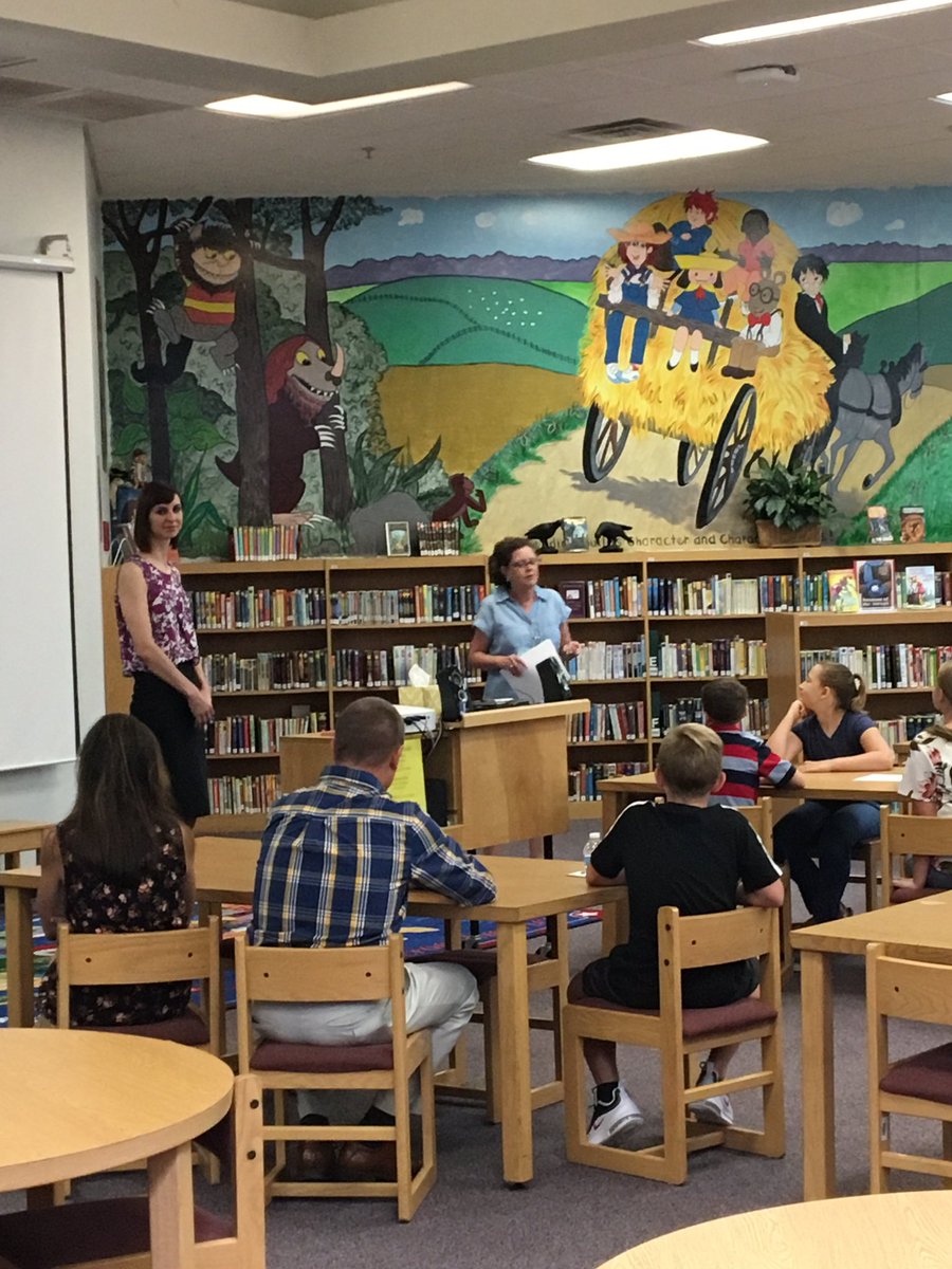 Arizona State Superintendent of Public Instruction <a href="/Supt_Hoffman/">Kathy Hoffman</a> joined <a href="/GPS_District/">The Official Gilbert Public Schools District</a> to visit with the Falcon Service Club &amp; Student Council. #FalconsRISE #FalconsFlyinHigh