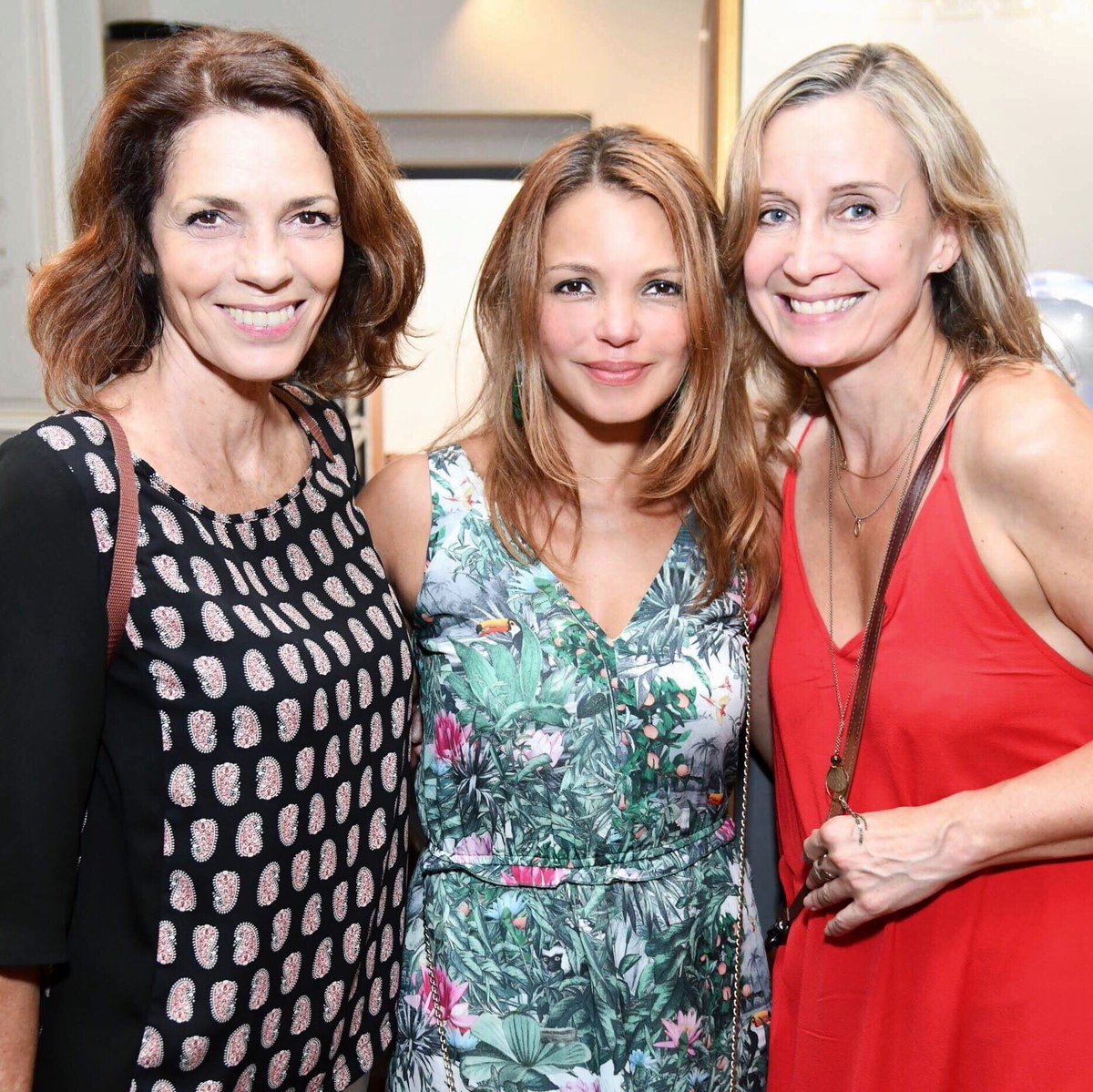 lizbourgine's tweet photo. Le trio de supers gonzesses !!! #sages Photo officielle @guillaumesamama #severineferrer @cathmarchal_off @severineferrer #catherinemarchal #avignon #off19 #festival #soiree #ylevent π https://t.co/RJJ4zut9b0