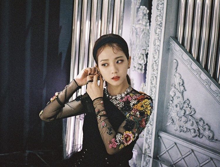 bp__jisoo's tweet photo. ちょっと待って
綺麗とか美人とか言う言葉で表せないレベルに達してるよねこれ。
この大人っぽさ全開どタイプ、、

#BLACKPINK #BLINK #JISSO https://t.co/bEqUr1lrJx