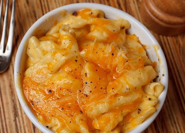 boilandroux_br's tweet photo. What has ooey, gooey cheese and can be all yours today? Well this, of course🧀😋
.
.
.
#225BatonRouge #GoBR #BatonRouge #TasteLouisiana #TasteOfLousiana #FeedYourSoul #LouisianaFood #EatBR #225Magazine #GeauxTigers #GulfSeaood #FoodBlogger #LSU #SaintsFootball #SaintsNation https://t.co/jczh3cWLhD