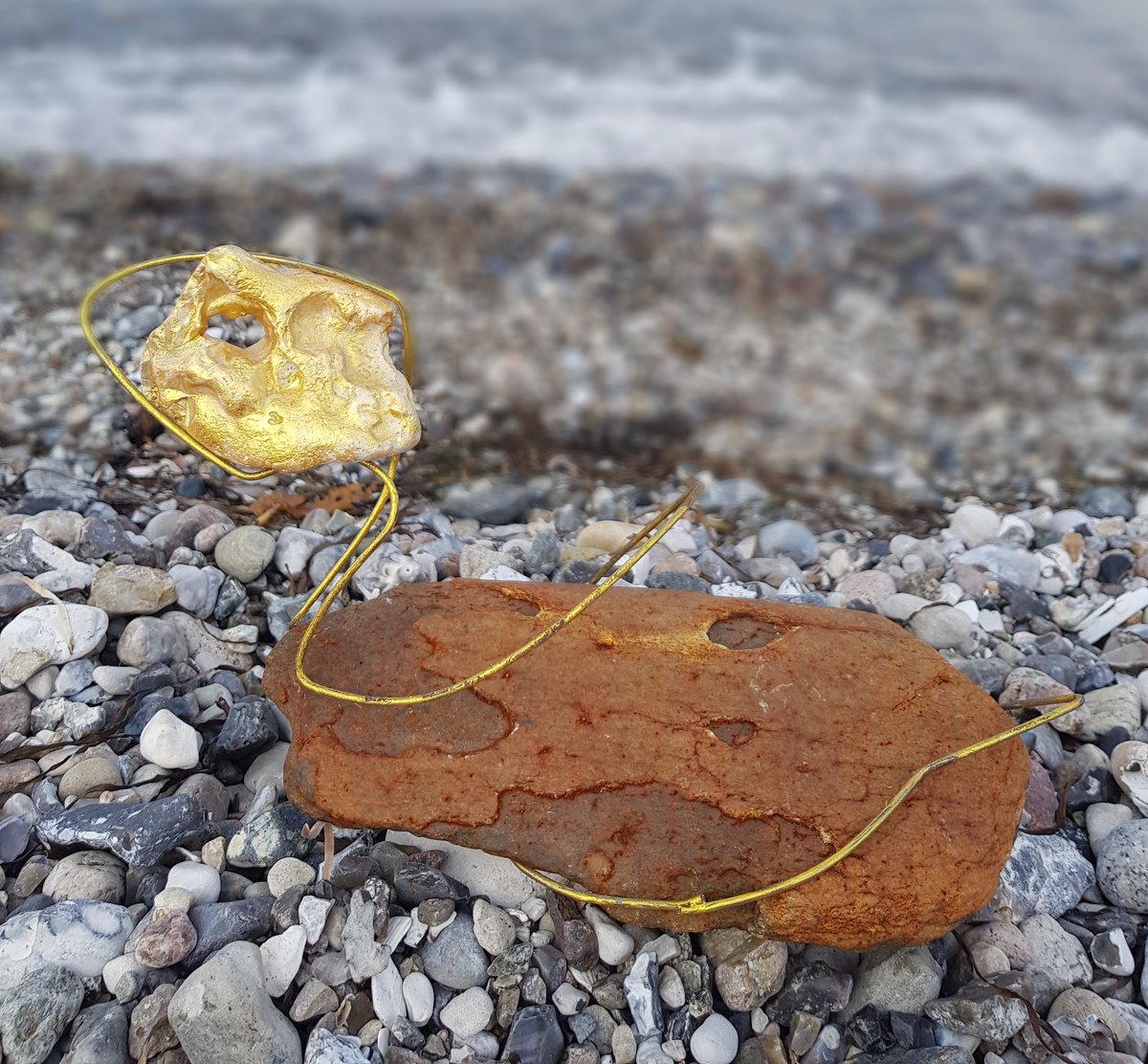 TeenaLeitow's tweet photo. Ein neuer...
Wächter am Meer.

Made at the beach 
with ♡ and 
found objects from Fyn.

#cleanupthebeach #LoveArtNature #strandpoesie #beachart #18design https://t.co/9EgNL9MKl0
