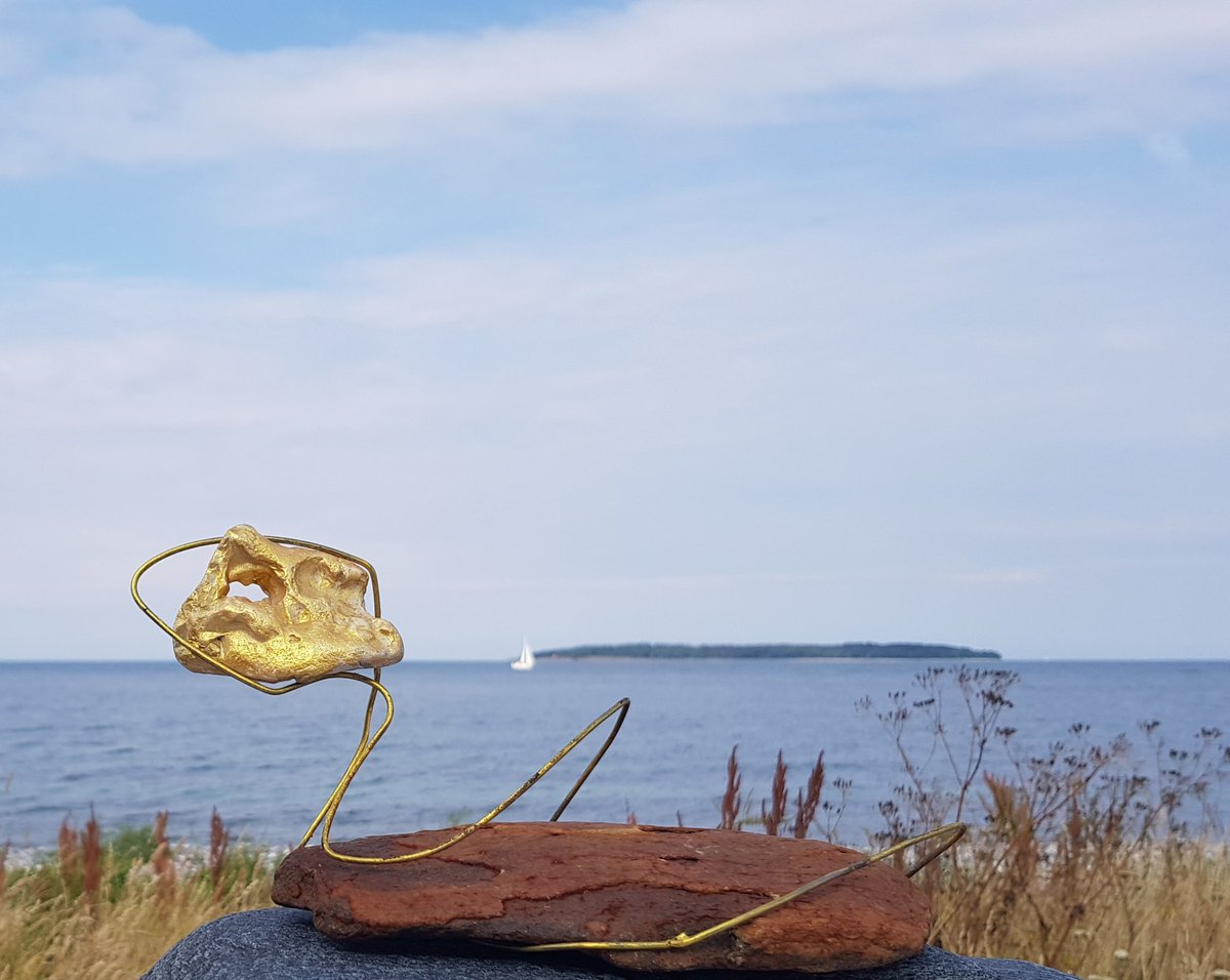 TeenaLeitow's tweet photo. Ein neuer...
Wächter am Meer.

Made at the beach 
with ♡ and 
found objects from Fyn.

#cleanupthebeach #LoveArtNature #strandpoesie #beachart #18design https://t.co/9EgNL9MKl0