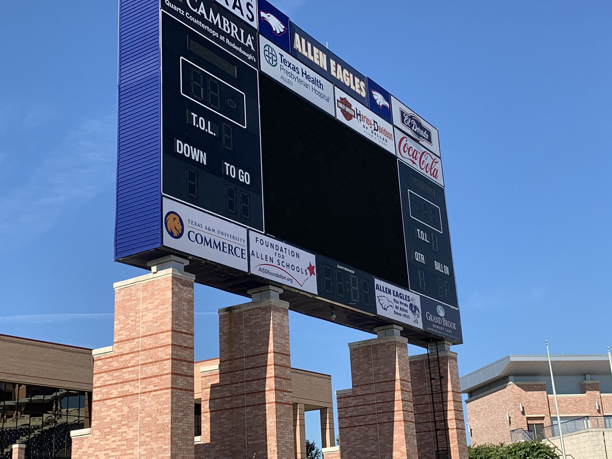 td_fully's tweet photo. Thanks to @coachcoryc for taking time to take us through facilities at Allan High School. And @teach_johnson for setting it up. Got to watch them workout. There is a reason they are successful and it is not just the facilities. https://t.co/hnmoFtyWzL