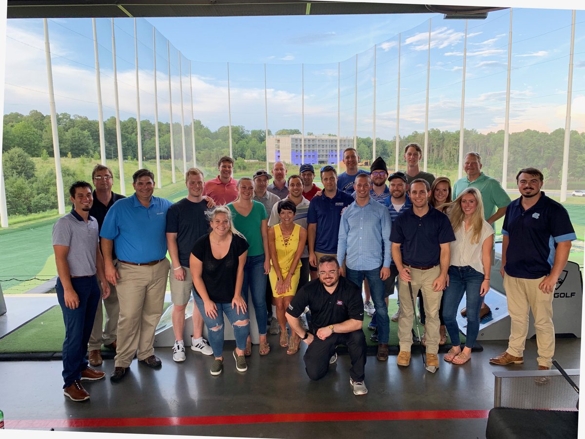 Last night we celebrated our 2019 Summer Interns at Top Golf! #topgolf #interns