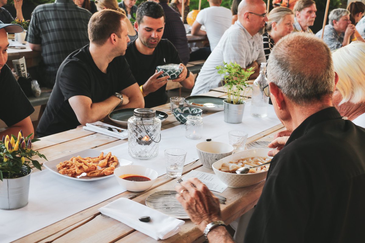 thebentway's tweet image. Also on the menu last night:
khabsay (Tibetan style cookies, laping (Tibetan cold mung bean &amp;amp; chili noodles), Nepalese-style potato curry, dre-sil (rice cooked with butter, seeds &amp;amp; dried fruit) with homemade yogurt, &amp;amp; Tibetan sweet tea.

#CommunalTable with @TheDepanneur 

(3/3)