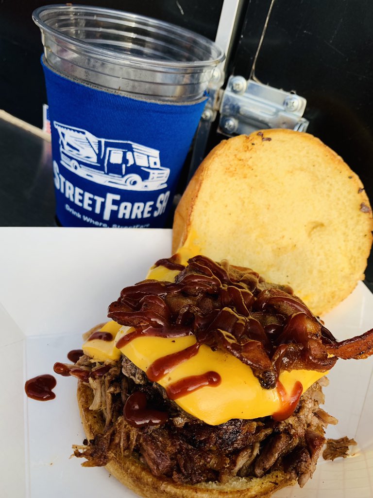 StreetFareSA's tweet photo. First half of the deliciousness π @AyQueRicoSa1 @BobnTimmysTX #MojoManEateries Open 5 PM-Midnight!
#streetfaresa #foodieheaven #eatwherestreetfare #safoodtruck #foodtruckpark #safoodie #safoodblogger #safoodpics #saeats #eatlocal https://t.co/WuOKZImjMW