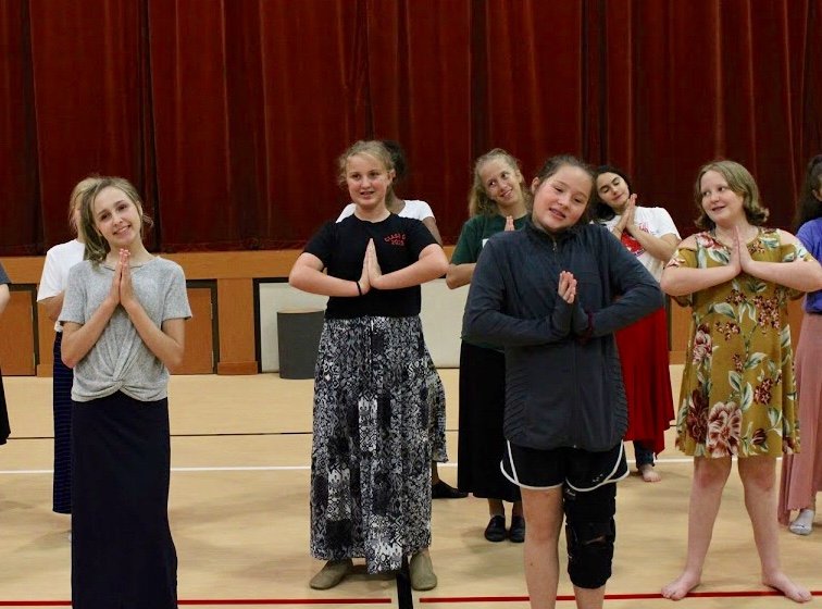 stage__right's tweet photo. Look at all these pretty faces! Come see Cinderella! Pretty please? :) #SRMElla
We open in a week and you won't wanna miss it! Get your tickets here: https://t.co/lAy9sX3o6m
Photo cred: Liv Hendrick
#StageRight #StageRightMinistry #SRM #Trietsch #Tmumc #Cinderella #Theatre https://t.co/0MW9Gr93n1