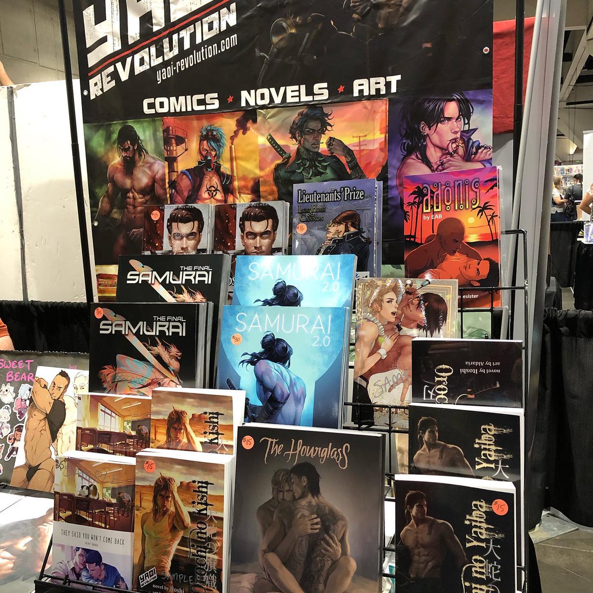GranadillaL's tweet photo. Can you spot Cyrcus here?!?
Yes: you can find it at San Diego Comicon at @YaoiRevolution booth! 😍
#cyrcus #cyrcusartbook #sandiegocomicon #comicon #yaoirevolution https://t.co/vzS40mktKb