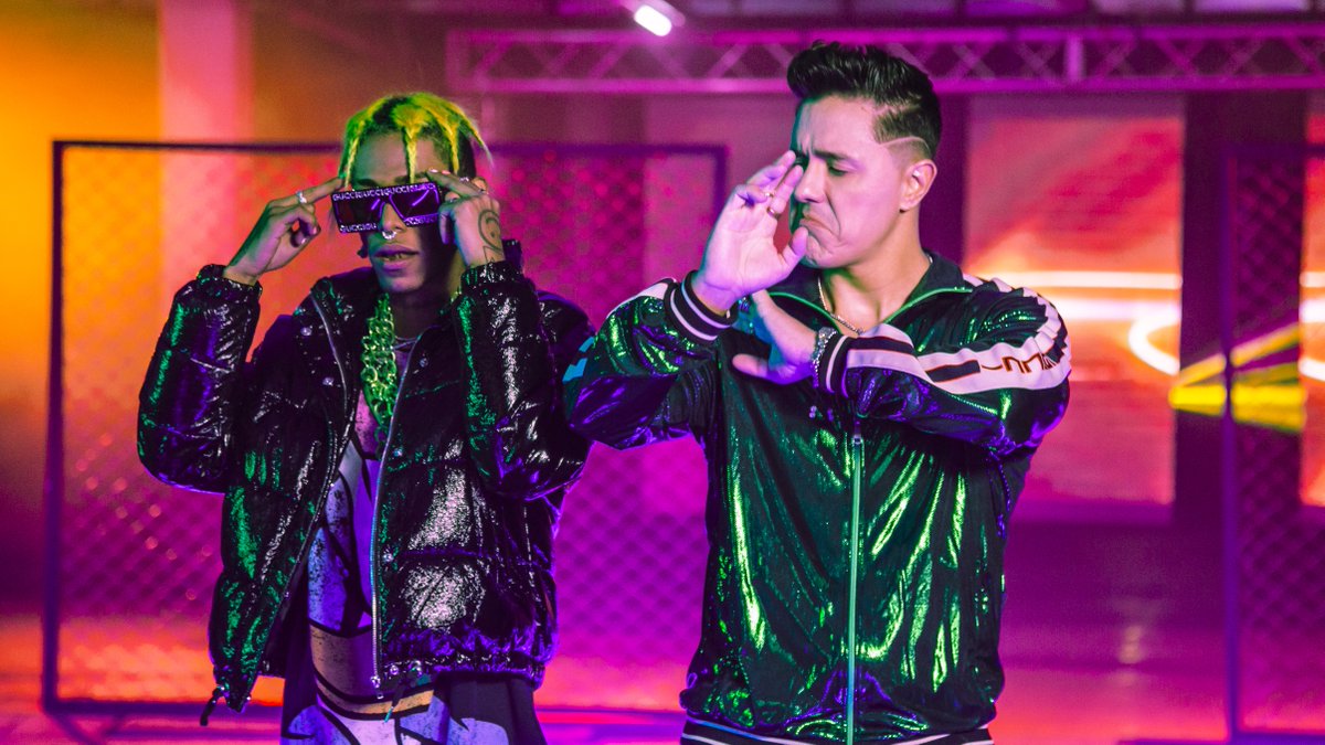UMUSICA's tweet image. 🎶 "Gucci te va, pero ese novio que tu tienes no te va", 🎉 así dice #LoMásNuevo de @JoeyMontanaT ft. @LaloEbratt 👉 #NoTeVa 👈 Canción llena de ritmo para que bailés con el que te va o no 🤪 Escuchala en tu plataforma favorita 
▶ UMG.lnk.to/NoTeVaJMSo ◀