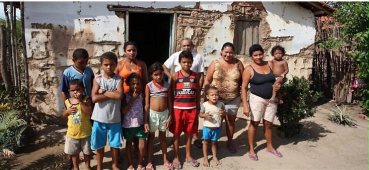 jerdyvan's tweet image. Um presidente que não consegue enxergar os problemas sociais de 15 milhões  de brasileiros  abaixo da linha da miséria absoluta.