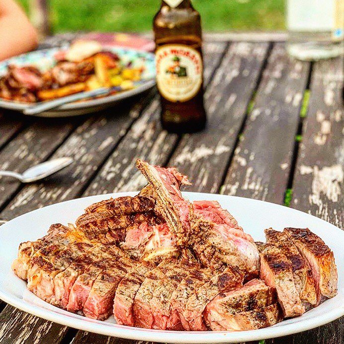 Who's hungry for the weekend? Try a little Birra Moretti con bistecca! Enjoy Birra Moretti Responsibly. #Summer #SummerFriday #Birra #Bistecca #Steak #Meat