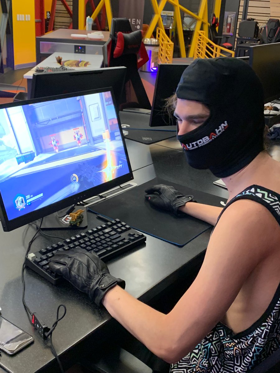 owhobbs's tweet photo. It was only a matter of time until I got the gamer mask to match the gloves. https://t.co/LyB7avYbit
