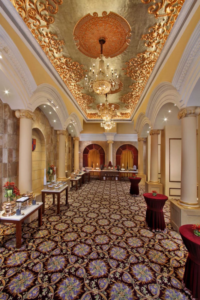 iamrudramurthy's tweet photo. See my team VACHANA'S dedication!  Even now late night, they are working about our MP MADE EASY pgm at ITC Windsor, luxury collection hotel venue, about planning for the entire show and for the best hospitality of ALL our future millionaire traders. 
Team VACHANA deserve a bow.. https://t.co/DXSf33Ny5p