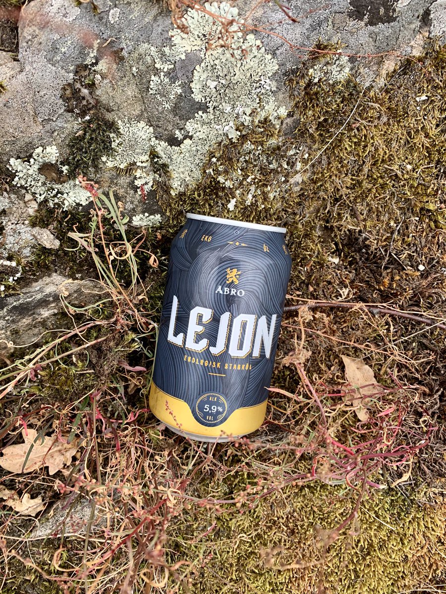 Olloven's tweet photo. .@AbroBryggeri siger de er brugt rigeligt med humle i deres #Lejon (løve) øl, som er lidt stærkere end de sædvanlige svenske pilsnere. Den har en afbalanceret humle og en dejlig blød krop. Lad den stå lidt efter servering, da den nydes bedst fra 10 grader. Skål i #ÅbroLejon! 🦁 https://t.co/qQ7RN3CMlb