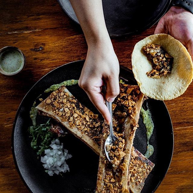 ¡Viernes de cantina y fara fara primos! 
Échate unos tacos de tuétano con costra de maíz

RSVP 8386-2797, 813260-8870, OpenTable
#ElJonucoMx #NuevoLeonEnTuMesa #RescatandoLaCocinaNorestense ift.tt/2LsNCss