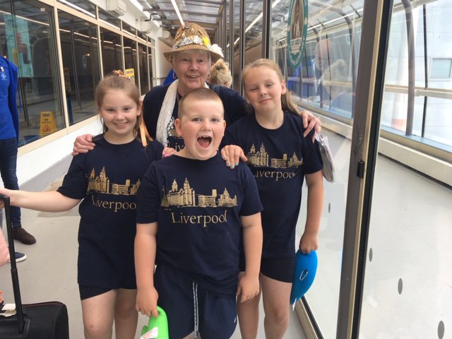LPL_Airport's tweet photo. Thank you to Friends of Liverpool Airport and Omniserv for helping passengers board this afternoon’s flight to Lourdes. One team. 💪

#FlyLPL #FasterEasierFriendlier https://t.co/6mN4cw8pUd