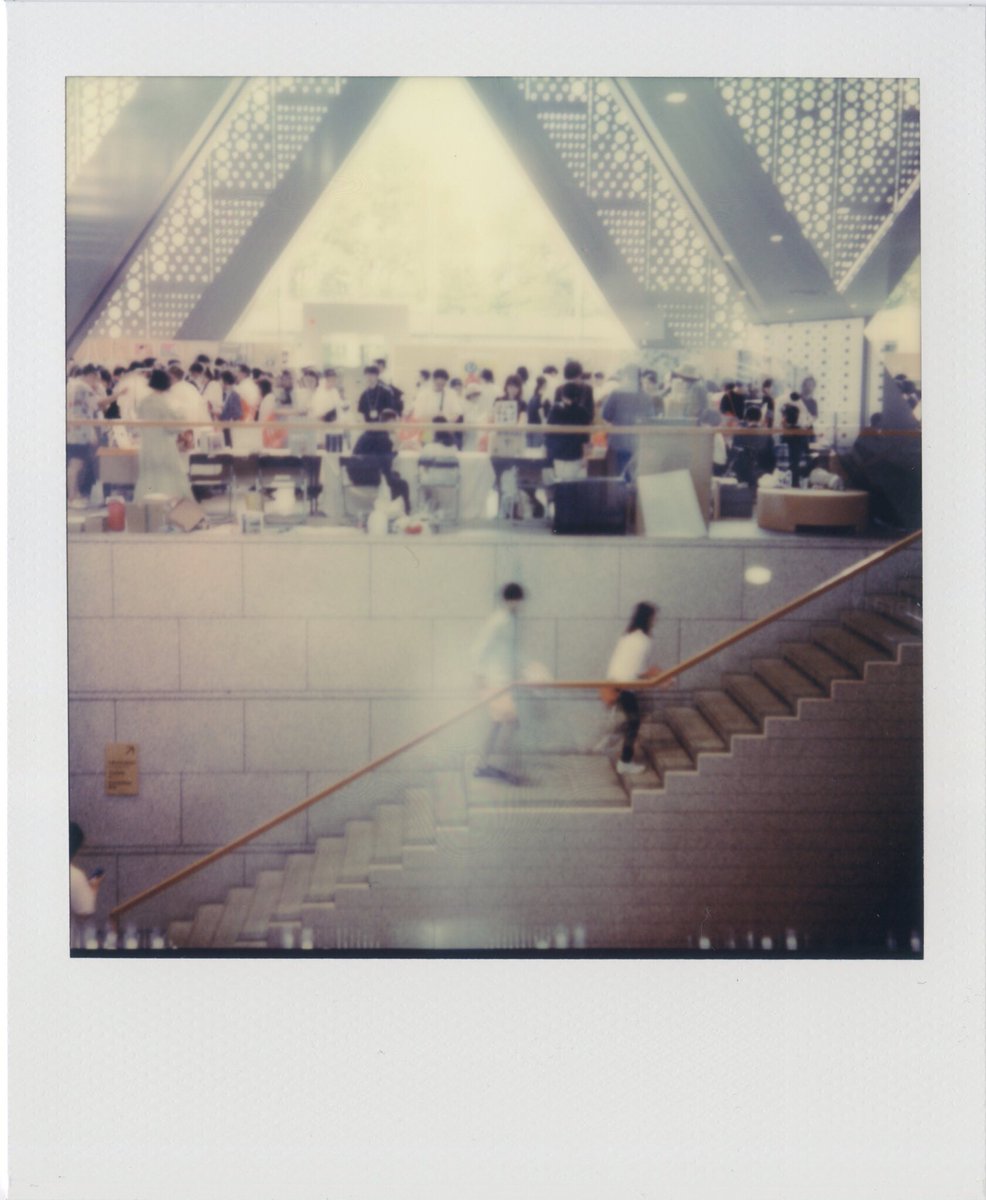 mtkFE's tweet photo. TOKYO ART BOOK FAIR 2019
ポラロイド持って参戦。
#impossiblei1 #polaroid #tokyoartbookfair #tabf2019 https://t.co/RKQeNqk3cA
