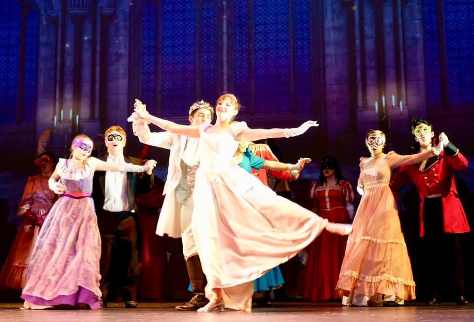 bwymedia's tweet photo. Bippity Boppity Boo! Check out this week's #FridayFavorite from Arroyo Grande High School who recently used our #BroadwayQuality #DigitalDrops to put on a #Cinderella production. Be sure and check out our digital drops today: https://t.co/X1G75O7czI https://t.co/57yGofsvfP