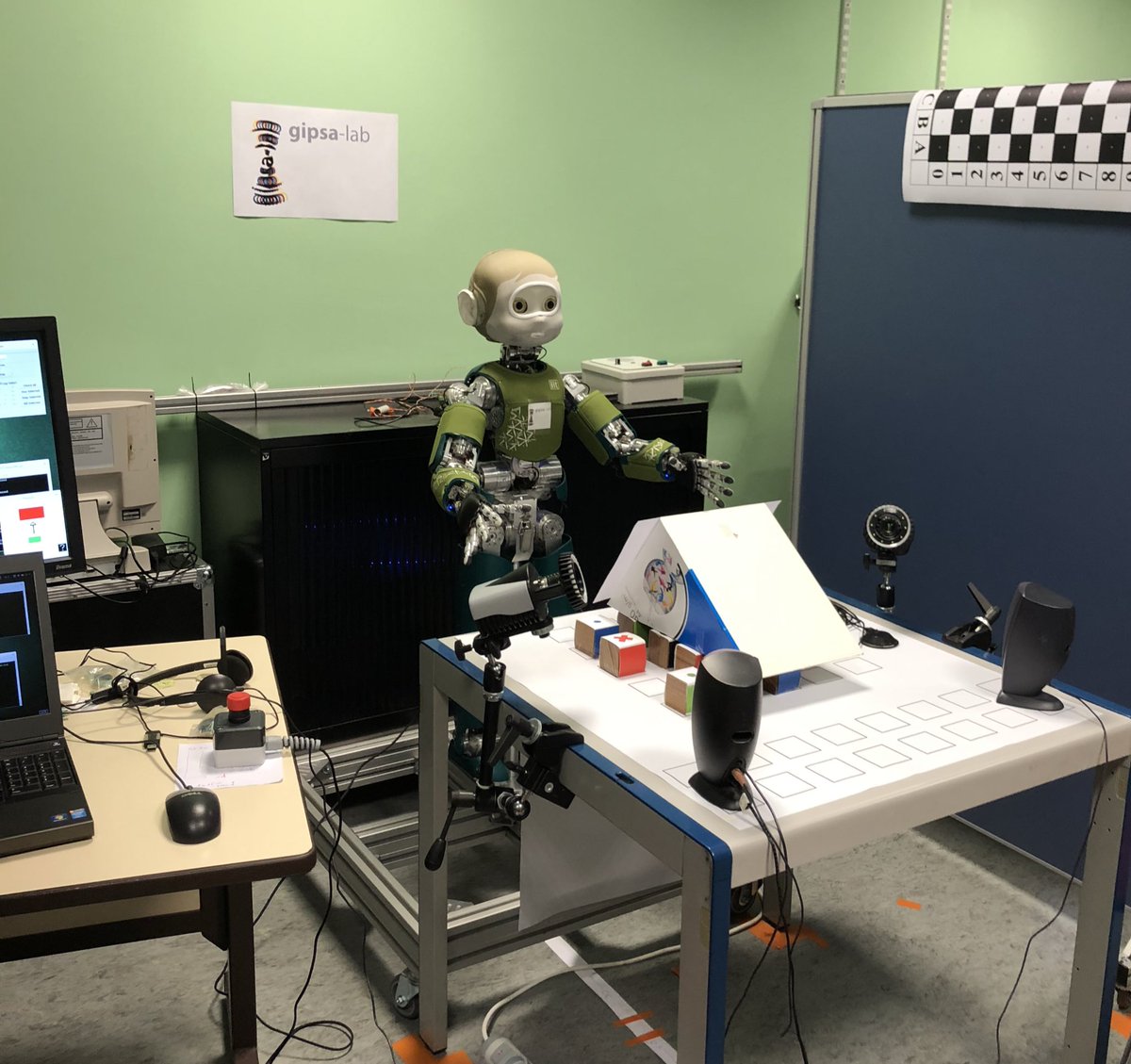 Ali_Charara_'s tweet photo. À Grenoble la semaine dernière, visite de 2 jours aux 6 labos de l’@INS2I_CNRS avec les partenaires @UGrenobleAlpes @GrenobleINP. Merci aux équipes de direction et aux personnels pour l’accueil très chaleureux : @TIMC_Lab @LIGLab @GipsaLab #TIMA #Verimag #GScop C/@CnrsAlpes https://t.co/ACzi6QQx9o