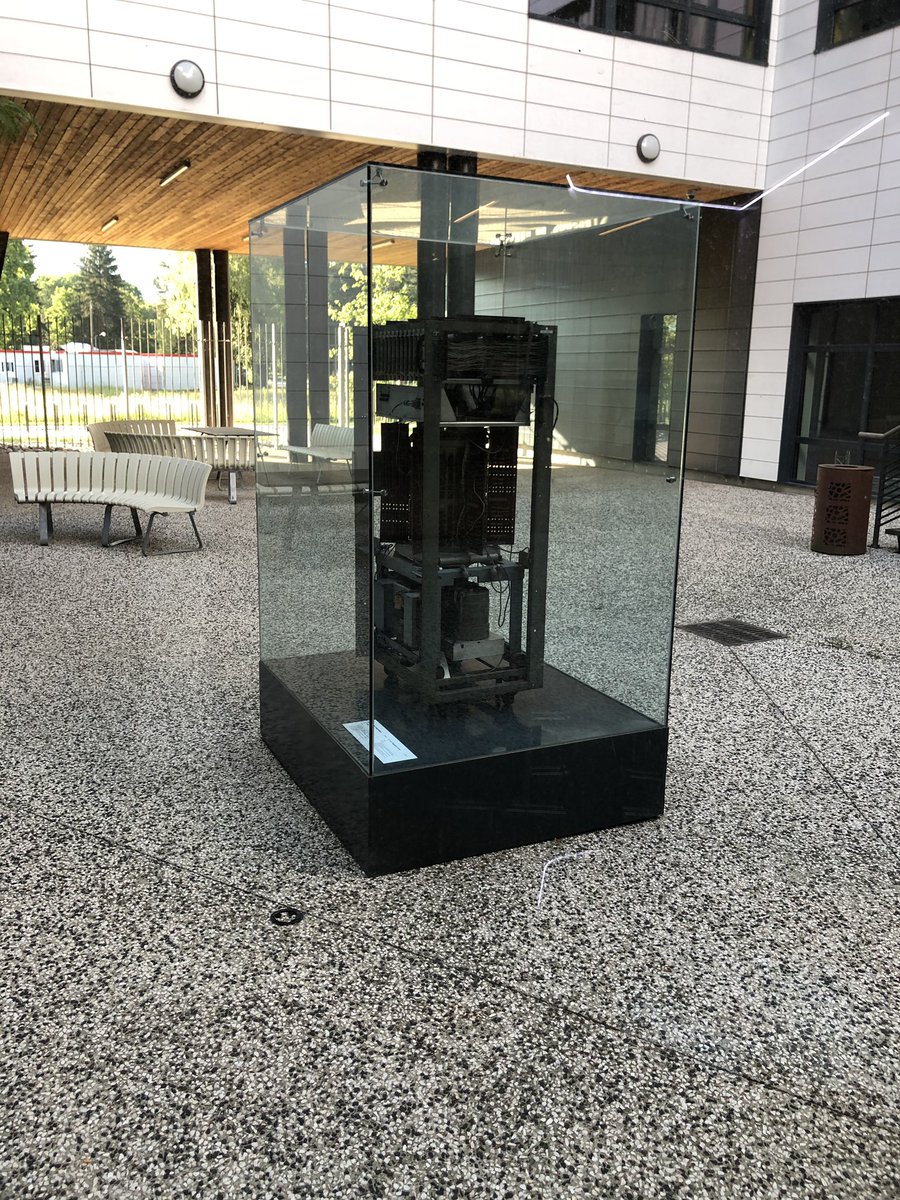 Ali_Charara_'s tweet photo. À Grenoble la semaine dernière, visite de 2 jours aux 6 labos de l’@INS2I_CNRS avec les partenaires @UGrenobleAlpes @GrenobleINP. Merci aux équipes de direction et aux personnels pour l’accueil très chaleureux : @TIMC_Lab @LIGLab @GipsaLab #TIMA #Verimag #GScop C/@CnrsAlpes https://t.co/ACzi6QQx9o