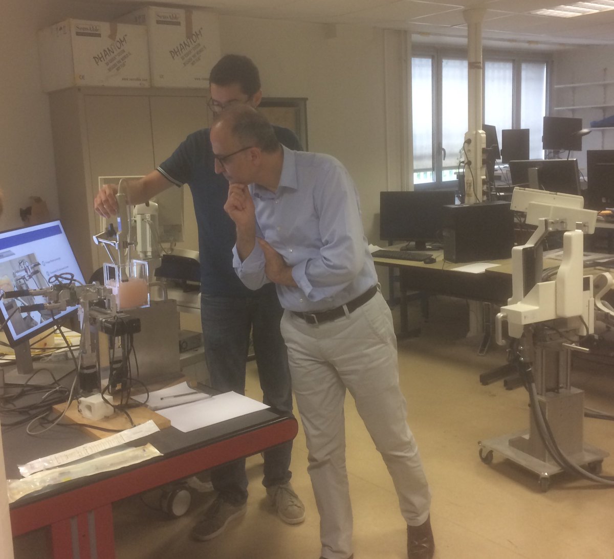 Ali_Charara_'s tweet photo. À Grenoble la semaine dernière, visite de 2 jours aux 6 labos de l’@INS2I_CNRS avec les partenaires @UGrenobleAlpes @GrenobleINP. Merci aux équipes de direction et aux personnels pour l’accueil très chaleureux : @TIMC_Lab @LIGLab @GipsaLab #TIMA #Verimag #GScop C/@CnrsAlpes https://t.co/ACzi6QQx9o
