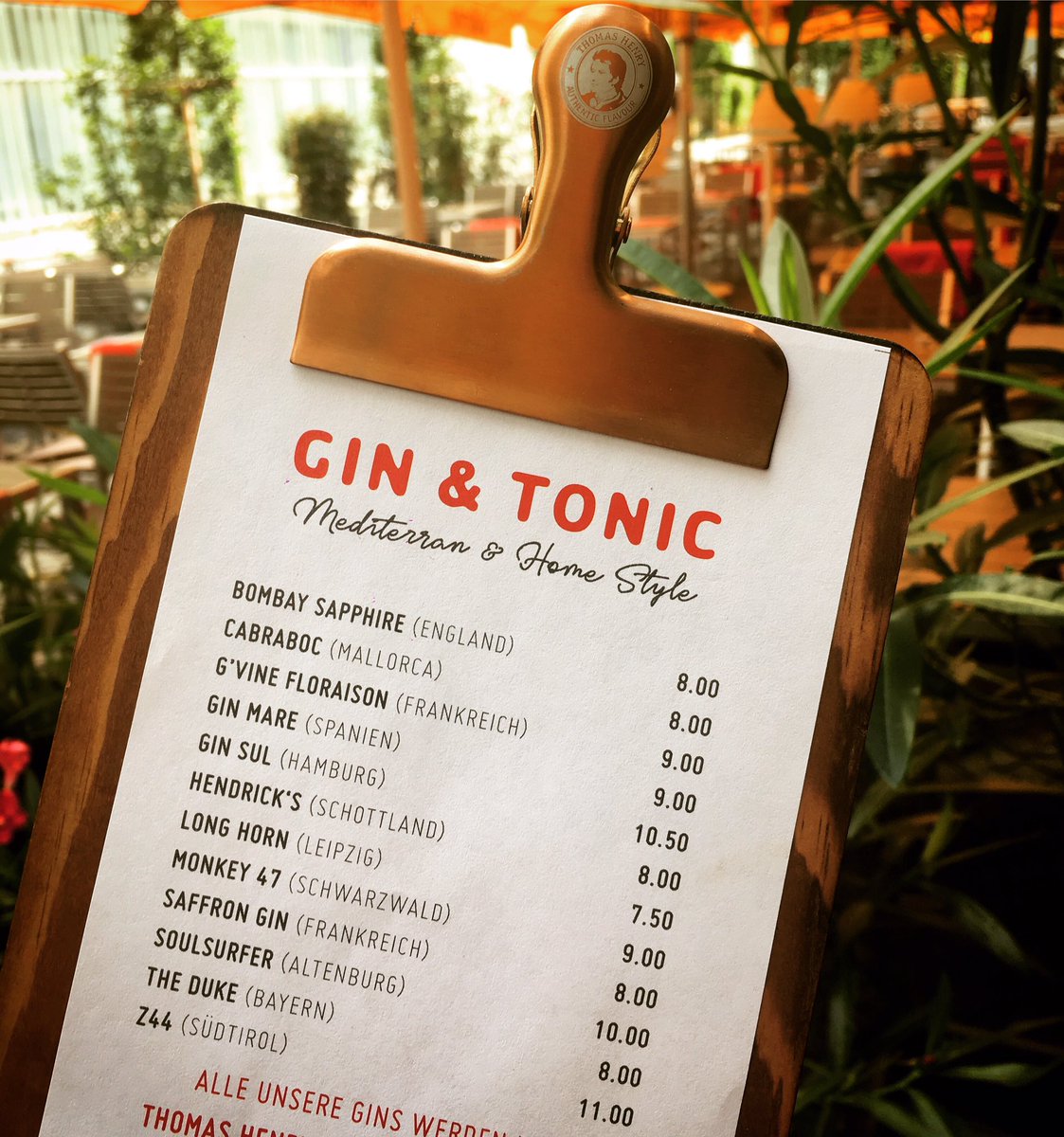 micello_s's tweet photo. Bei Micello‘s gibt es auch eine phänomenale GIN&amp;TONIC Karte! Mit tollen heimischen, internationalen und vor allem mediterranen Gins! 👌🏻😋💫 Cheers! Salute! 

#micellos #leipzig #gintonic #cheers #salute #gin #tonic #thomashenry #katharinenstraße #ecke #brühl https://t.co/LzREMDFB5A