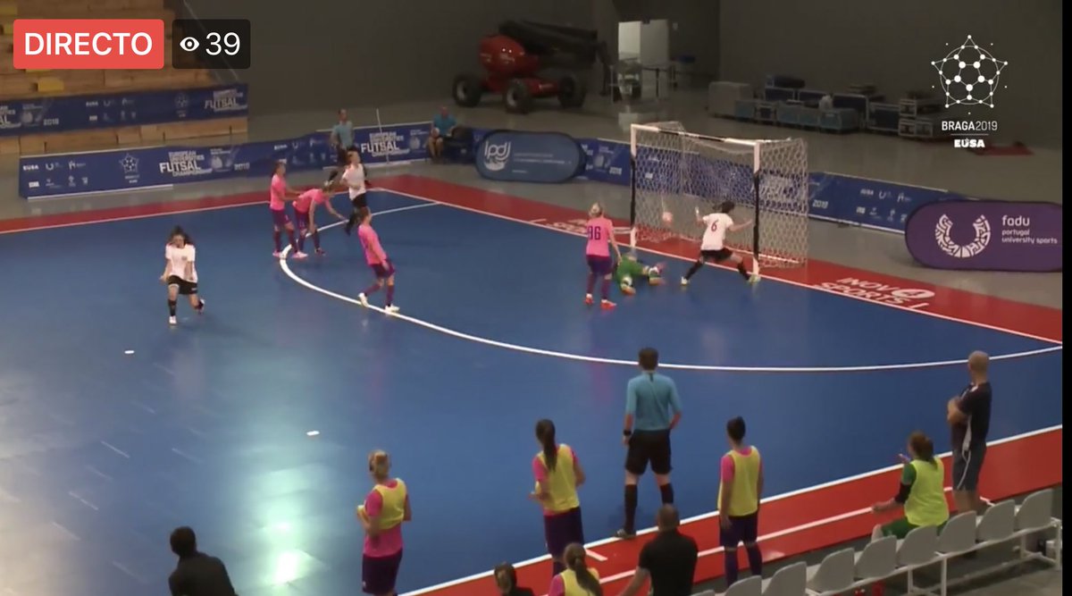 UMUdeportes's tweet photo. La selección de fútbol sala ⚽️ de la @UMU accede a los 1/4 final del Campeonato de Europa Universitario @EUSAFutsal 🏆tras ganar de forma muy holgada a Dragomanov (UKR) 🇺🇦 (3-0). ¡Histórica clasificación de nuestras chicas en su primera participación! ¡Enhorabuena 👏👏! #SomosUMU https://t.co/FyjpbF9Msz