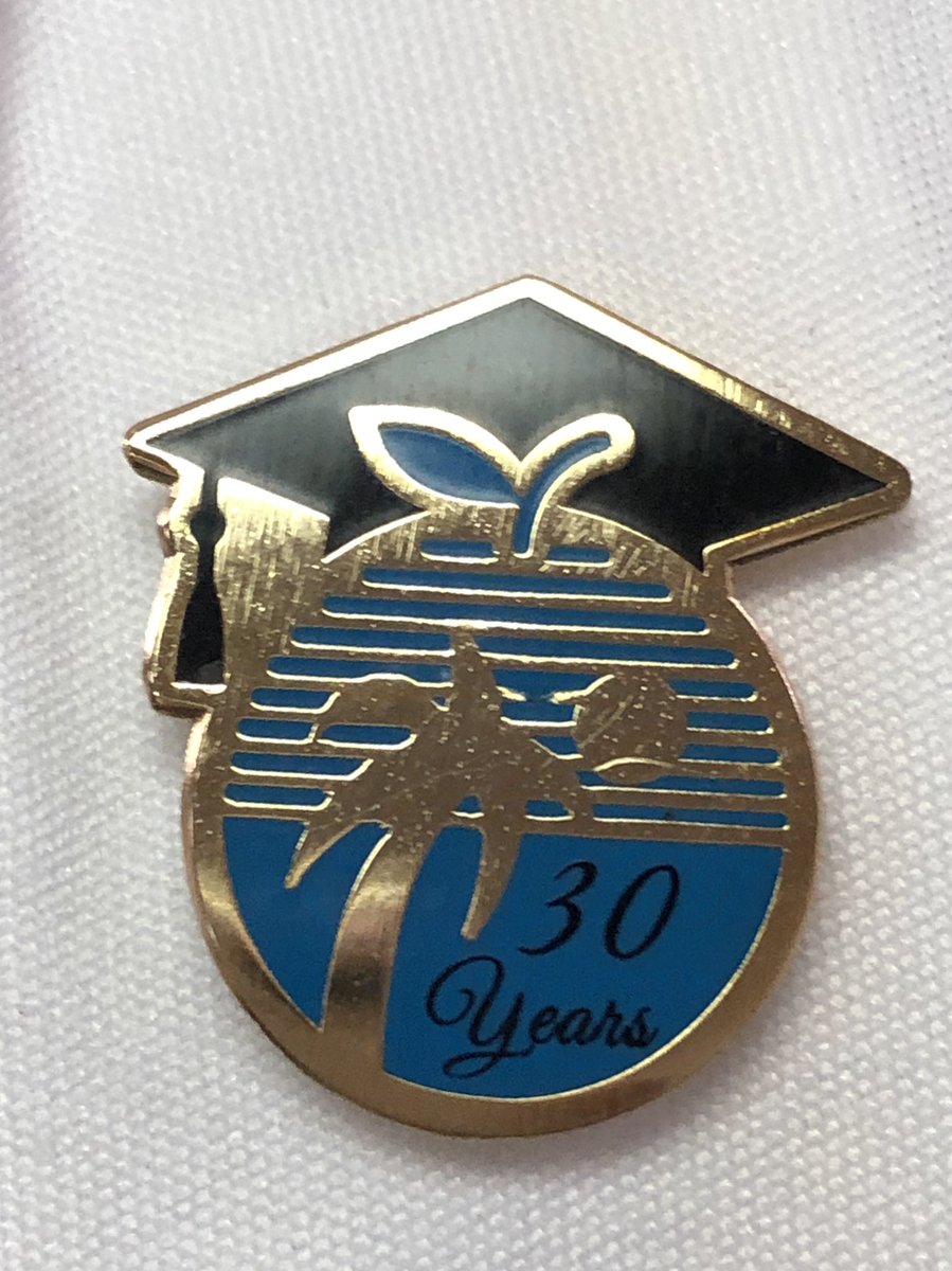 PlantationParkE's tweet image. Congratulations Mr. Watson, Head Facilities Service Person, on 30 years of service! #ppeproud #30yearsofservice @BCPSChiefOSPA @RobertwRuncie  @browardschools @direckhardtospa @8Delta99