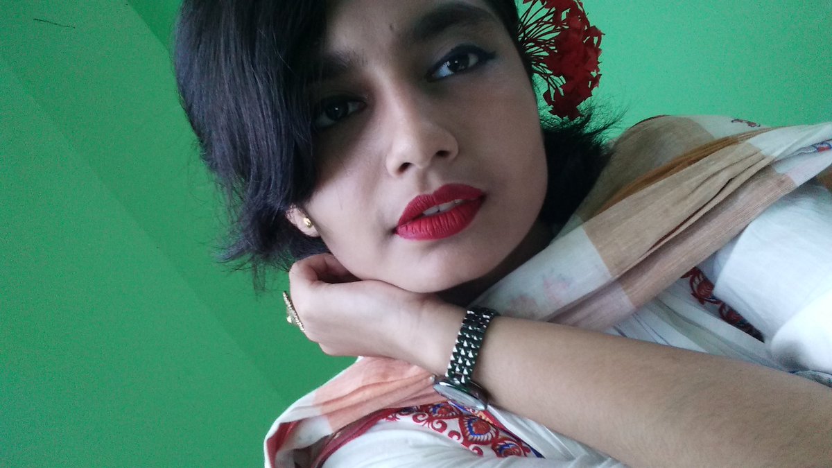 hope_11___'s tweet photo. #village #red #love #pretty https://t.co/H943lHxILr
