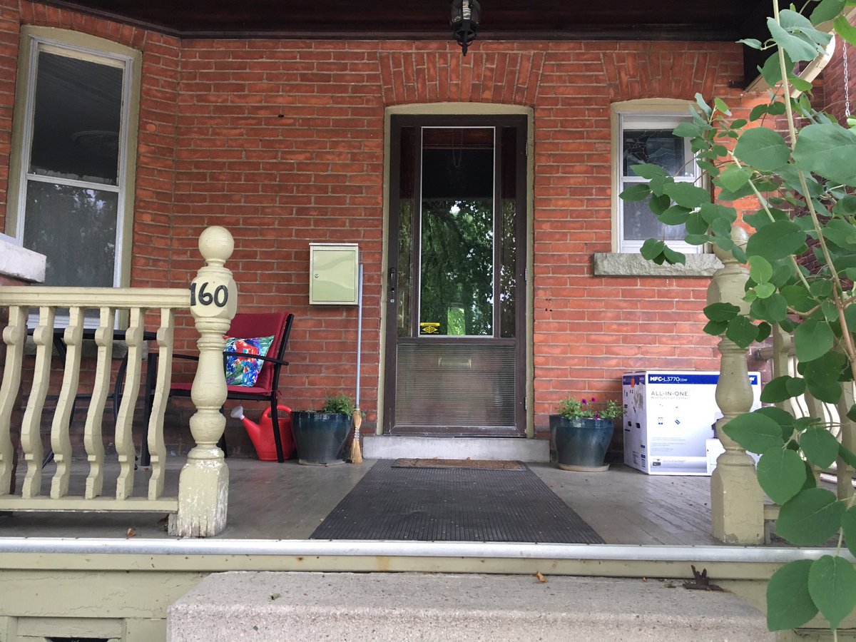 JeffBoulton's tweet photo. Seriously, @canadapostcorp? I was home. No one knocked. My dogs barked and I come down stairs to find my new printer sitting on my porch.
#HamOnt #CanadaPostFAIL #Amazon @amazonca https://t.co/2jtp5ycoNT