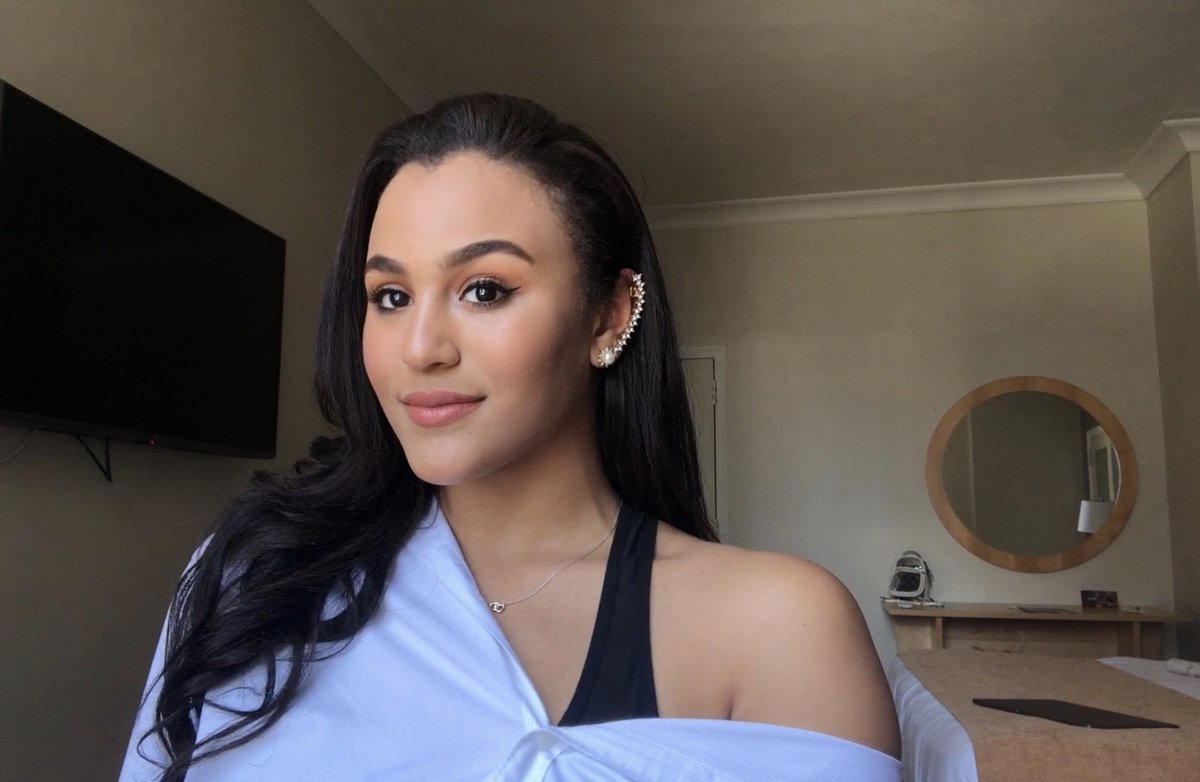 yarimarcano_'s tweet photo. My Everyday Makeup Look is up on my YouTube channel ( Link in Bio )🧚🏼‍♀️ I’ve been using the Long wear Foundation from @skino2au and I absolutely love it, this foundation is definitely one of my favorites Thank you @skino2au 💕 Use code “Yari10” for $$$ off 
#Skino2 #YariMarcano https://t.co/b7TnRQwad9