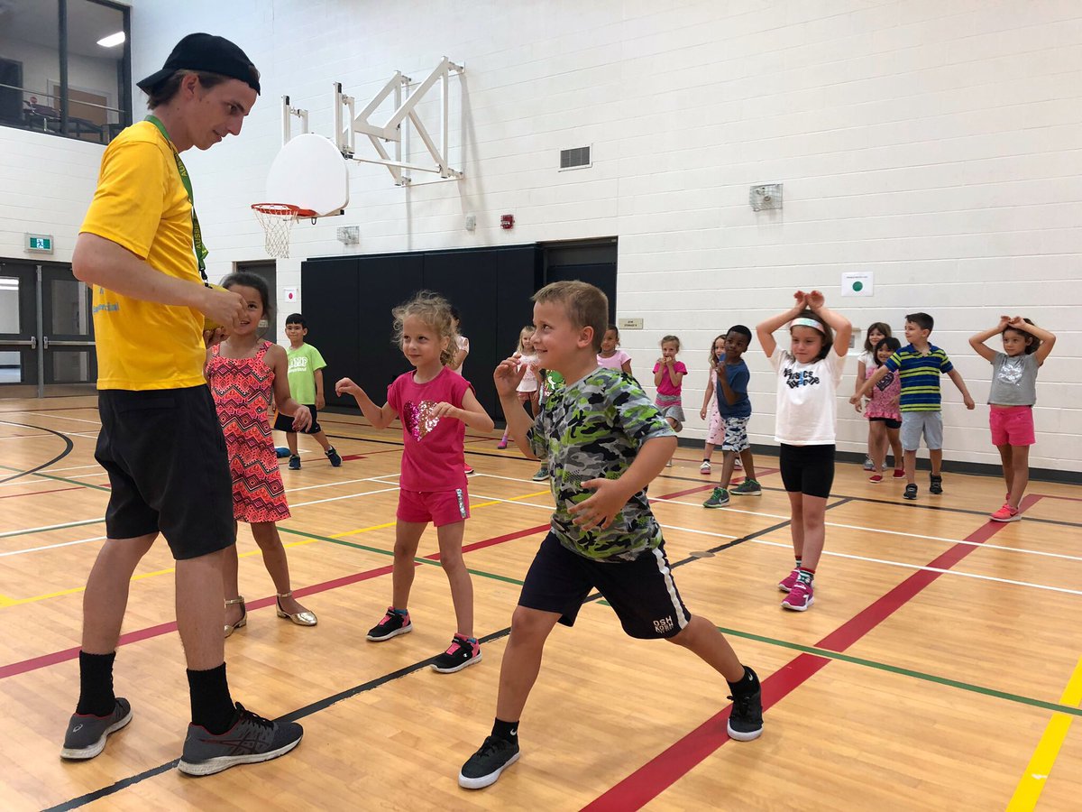 MrsWhaley_'s tweet photo. On #Day9 @CampSummerLAND, we had a visit from #AussieX to teach our campers some fun new #teambuilding and #cooperativework games #DownUnder style! We had so much fun!! 🏉🏃🏻‍♀️🏃🏾‍♂️ @XMovement_ #HCDSBBelonging https://t.co/I9AZMvJFl6