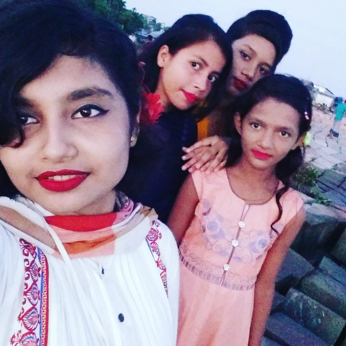hope_11___'s tweet photo. #cousin_goals__ https://t.co/Zezw0Stn4o