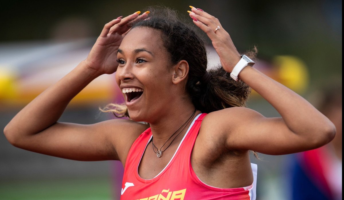 TheMedal1896's tweet photo. ¡6.115 PUNTOS! 
María Vicente consigue lo imposible. 😳 Es la primera atleta española en superar los 6.000 puntos en el heptathlon.
Hoy consigue el récord de España absuluto, sub 20, sub23 y el oro sub20 en Borås. 🔝
📷 @raulchapado https://t.co/4qYQbCZnAi