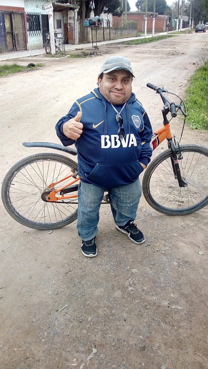 MaximlianoMart3's tweet photo. "A mí me gusta que la gente sea feliz, porque la gente feliz, jode menos". Muy buenas tardes amig@s les deseo un feliz viernes q la pasen genial sean felices disfruten mucho de los buenos momentos les mando muchos saludos los quiero mucho ❤️😘🍀👍 https://t.co/h3Vi3XV4y8