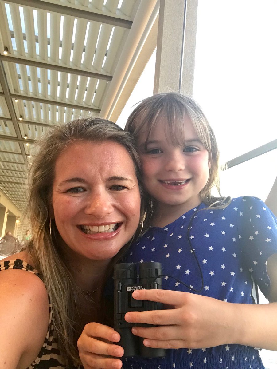 sharonlhanley's tweet photo. Me "oh god, I've got a funny line on my forehead."  Darling little one "no you don't, you have two big lines on your forehead". bitch. #helloBotox https://t.co/SFndmL0Pg5