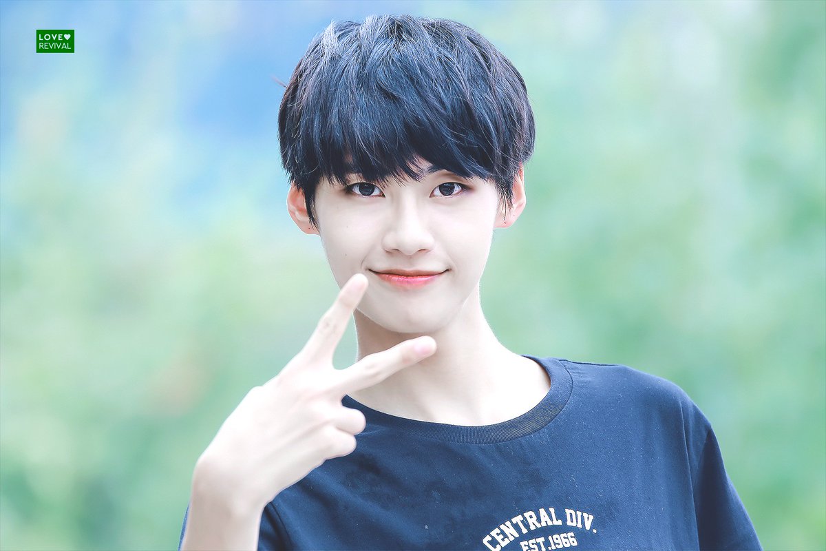 Daily_JinHyuk's tweet photo. 160806 미니팬미팅 #여름인간_이진혁 https://t.co/yK2Jd4TjzT