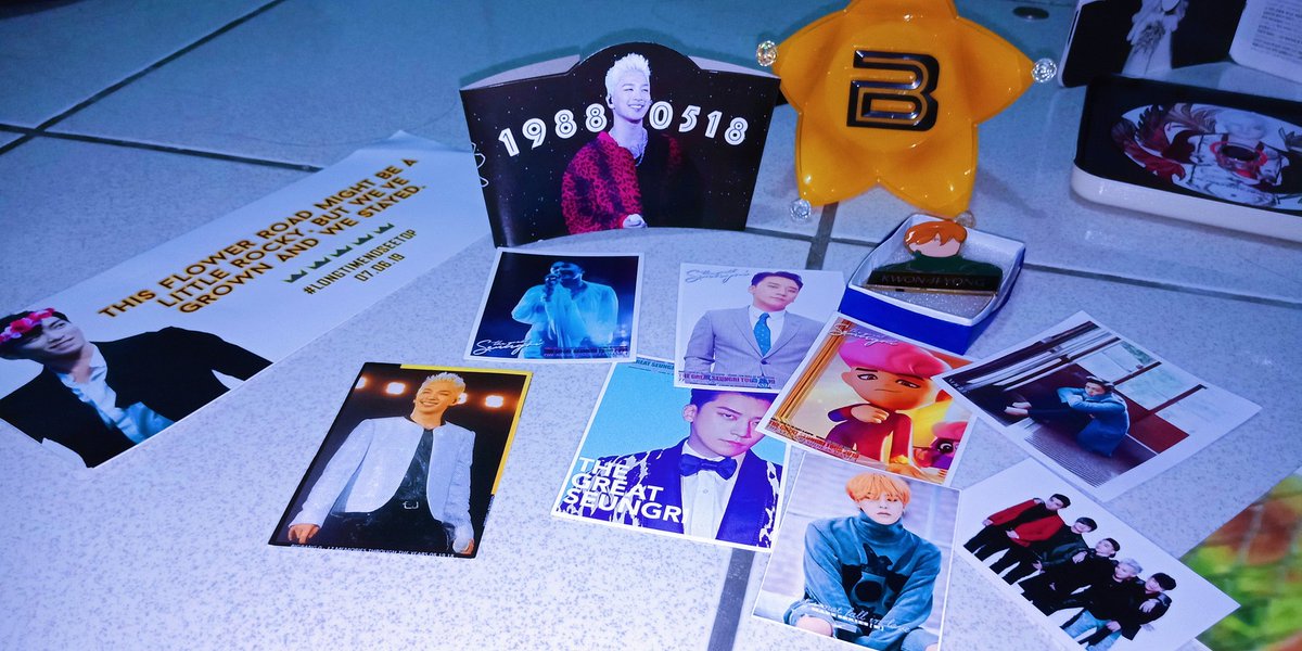 BIGBANGBIAS1's tweet photo. Sadly i missed Dae's cupsleeve event 😢💔 .. These are the photos ive got so far hihi 💕💕 #VIPUntilWhenever #PHVIP #Cupsleevesevent #freebies #photos #BIGBANG #GD #TAEYANG #TOP #SEUNGRI #DAESUNG https://t.co/C4xihkJKfI