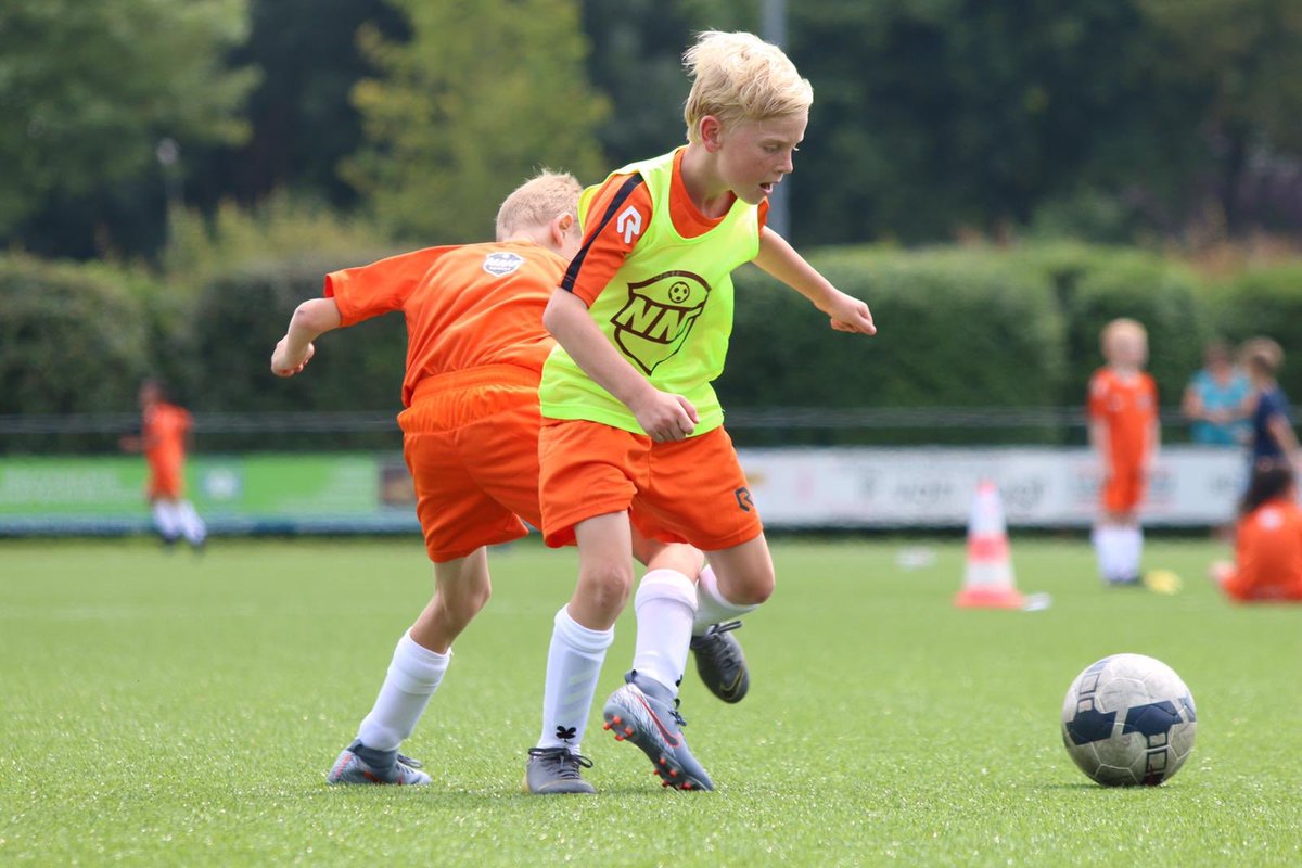 NNF_Sports's tweet photo. Hierbij alvast โn #sfeerimpressie van de 1e dag van het #Summer #Camp #Lekkerkerk. Vandaag hebben wij met in totaal 84 kinderen een leuke #circuittraining doorlopen. Morgen gaan wij weer verder met volop #toernooivoetbal en leuke #voetbal #competities. Ben jij er ook bij? https://t.co/oSaaHX3y10