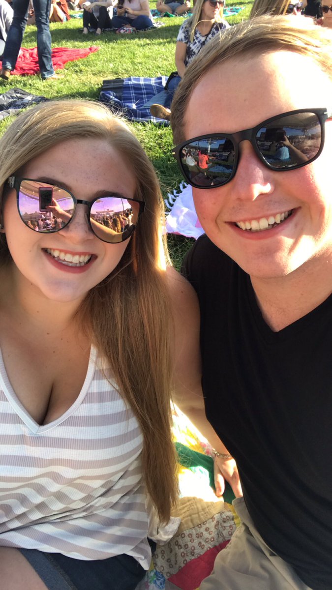 laragthompson's tweet photo. Ready for Chris Young! #AMPLivefeed https://t.co/diINgxeY66