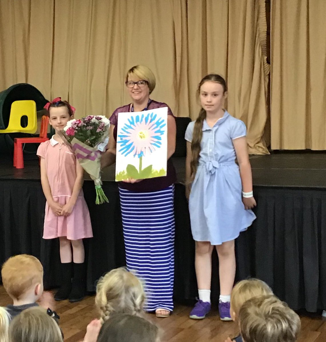 Wedi ffarwelio gyda 4 aelod o staff heddiw, diolch i chi gyd am eich gwaith caled. Mwynhewch y gwyliau☀️🕶😁We said goodbye to four members of staff today. Thank you for all your hard work. Enjoy the holidays😁🕶☀️