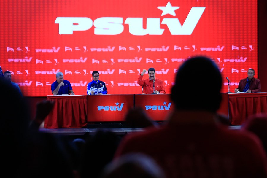 #LoDijo  | Pdte. <a href="/NicolasMaduro/">Nicolás Maduro</a> “Tengamos conciencia de la fuerza, liderazgo y momento histórico que estamos viviendo. Sepamos, que a pesar de las dificultades, complot, conspiraciones y agresiones del imperialismo, nuestro pueblo esta venciendo.